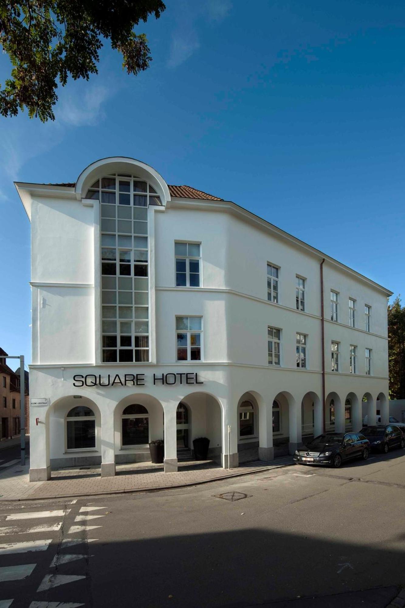 Hotel Square 3*