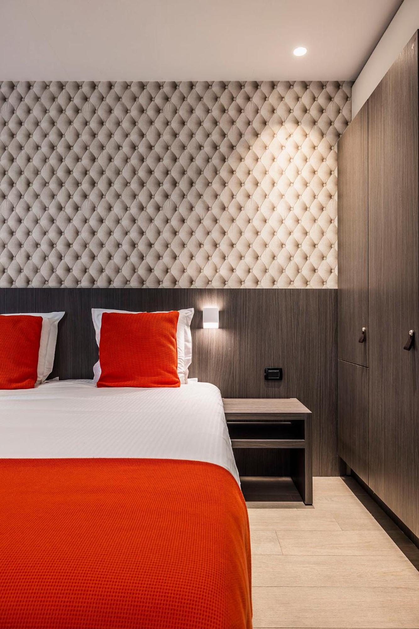 Square Hotel 3*